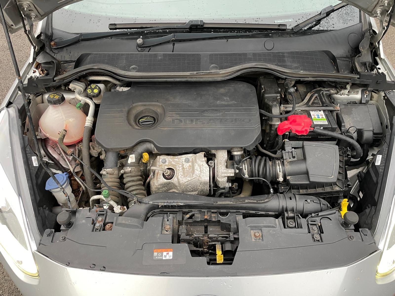 Ford Fiesta - image 5